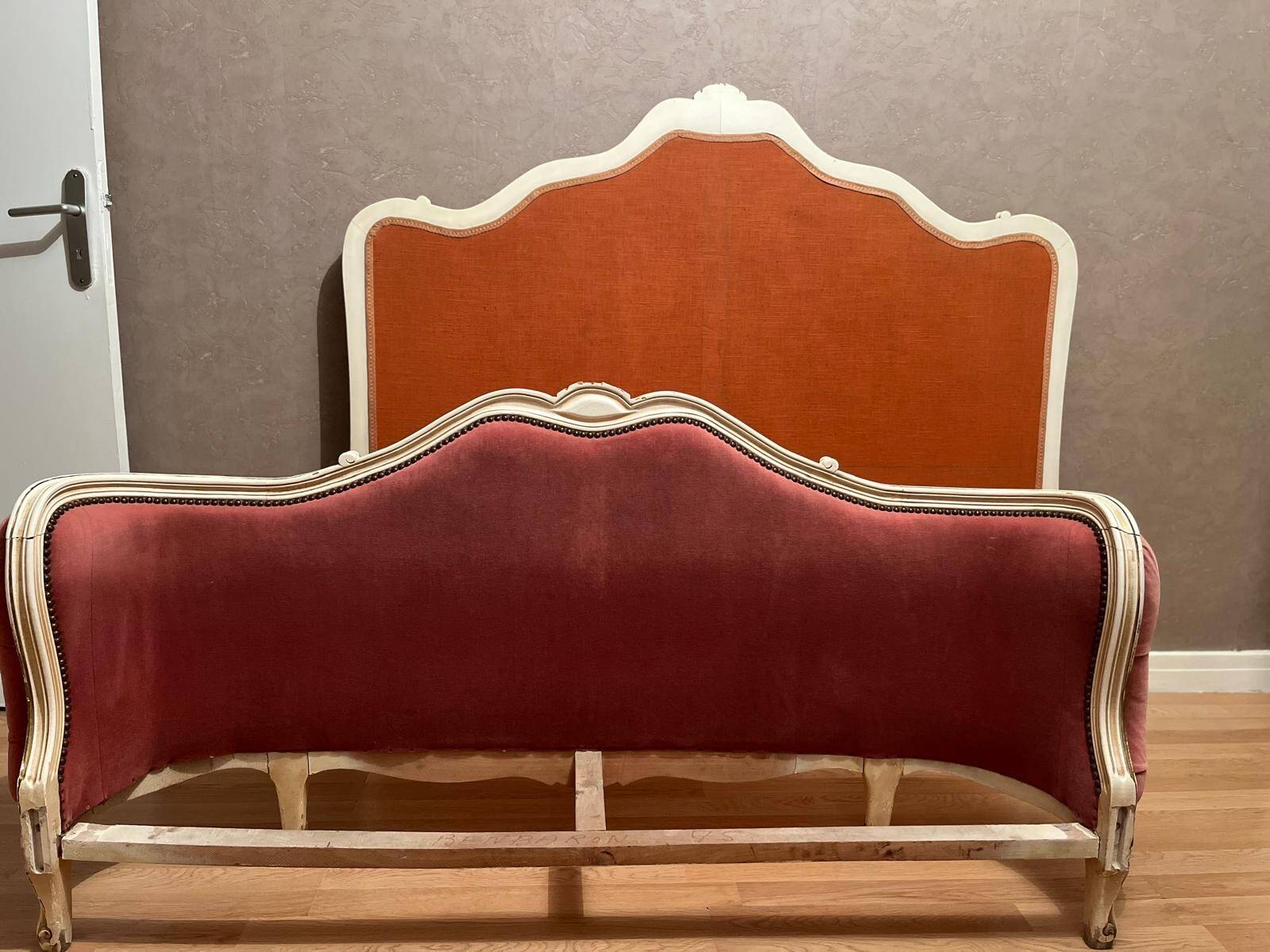 Upholstered bed in rosewood fabric