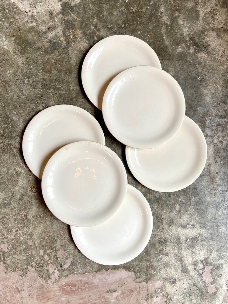 8 flat plates Sarreguemines in white earthenware