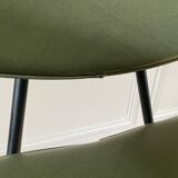 Chaise vintage à accoudoirs skaï vert