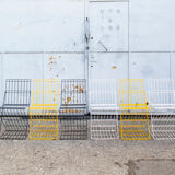 Chaises empilables en fer brutaliste Italie 70s