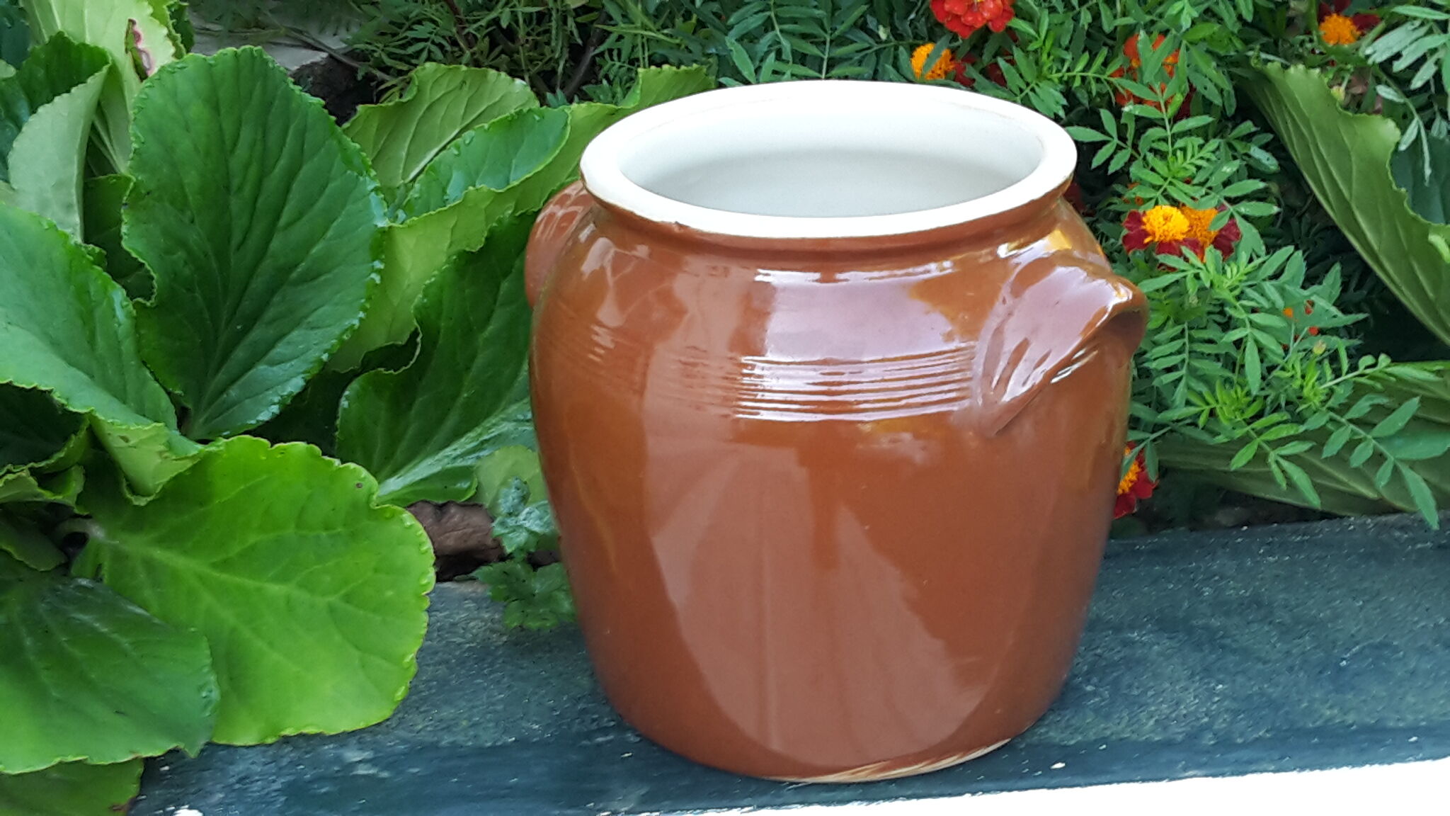 Pot en grès vernissé