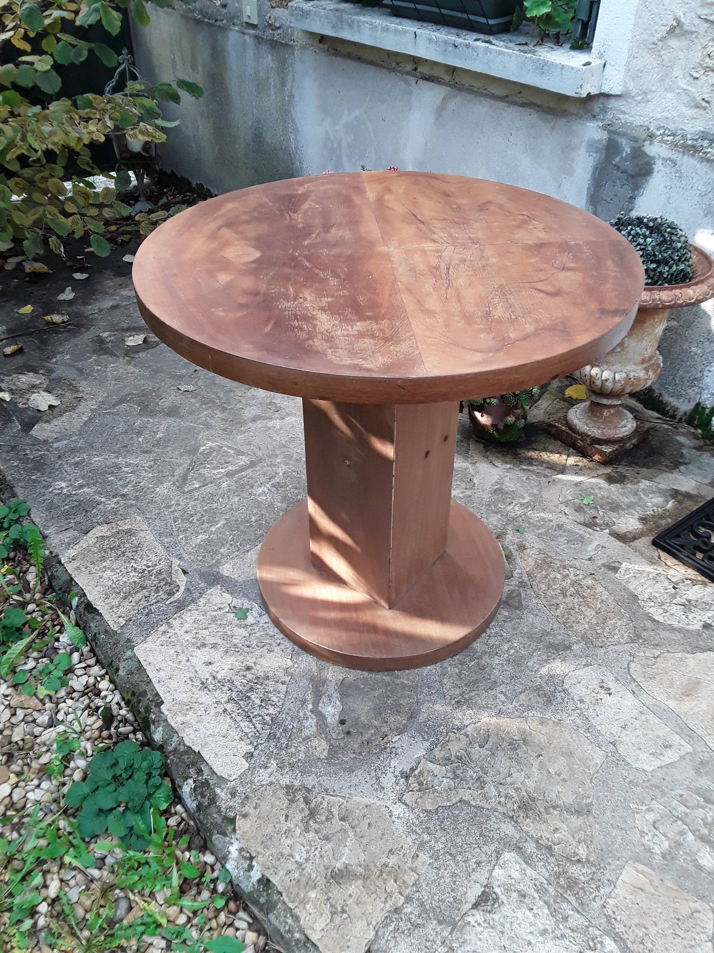 Round bistro table in vintage wood