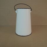 Enameled pot
