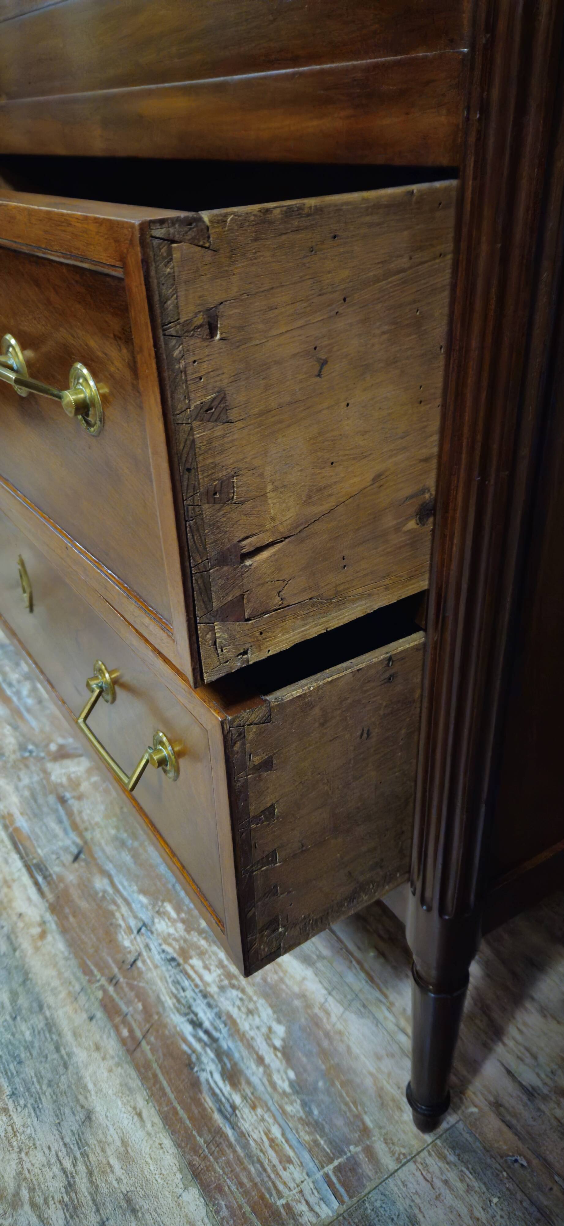 Secrétaire ancien époque Louis XVI en acajou – Élégant et fonctionnel