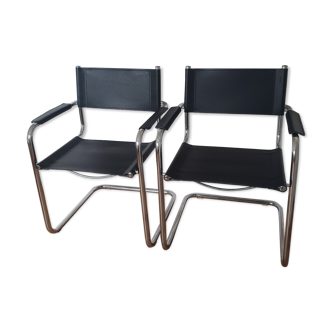 Paire de fauteuils en chrome et cuir noir