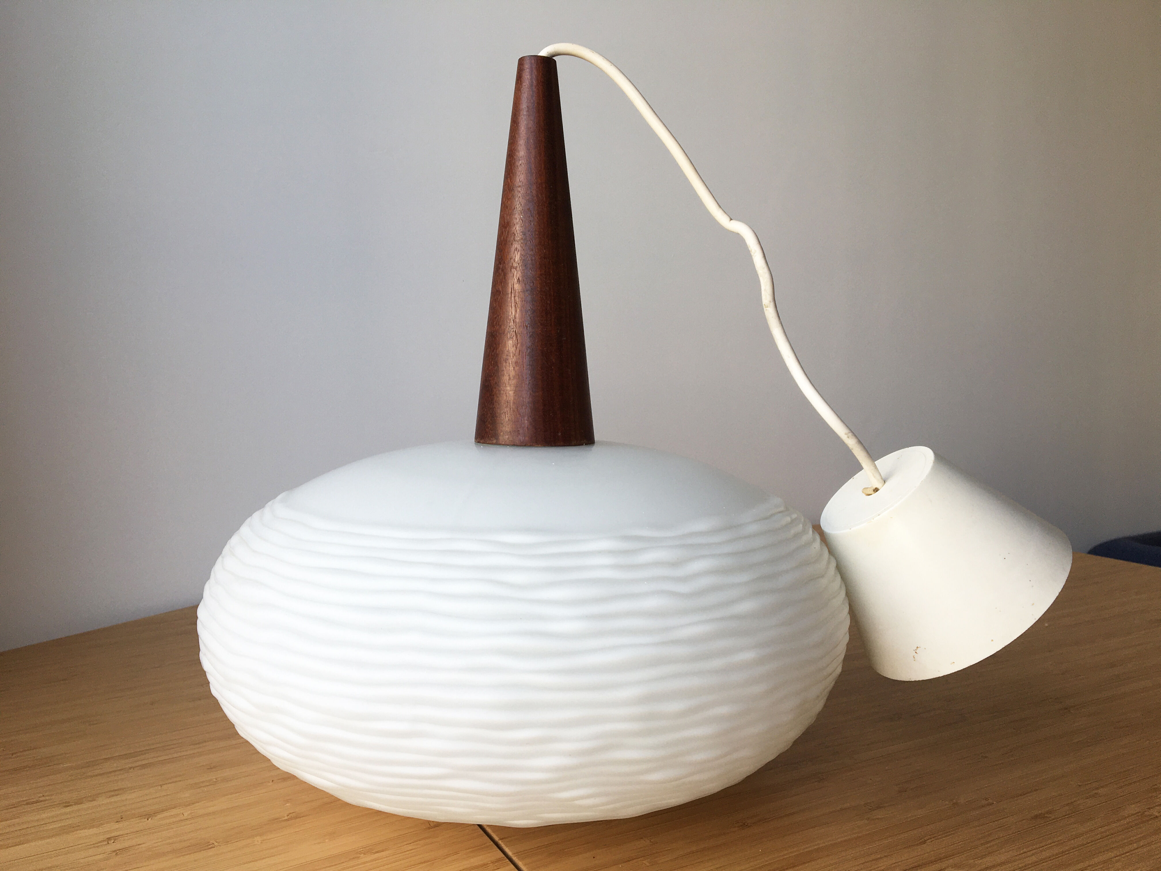 Suspension scandinave de Louis Kalff