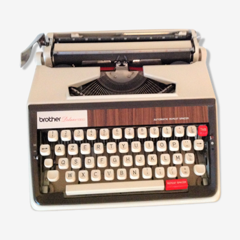 Machine à écrire Brother DeLuxe 1350 avec sa valise de transport/ vintage années 70
