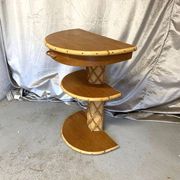 Ensemble secrétaire vintage et table d'appoint en bois et rotin