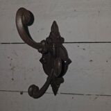 Circular coat rack in cast iron