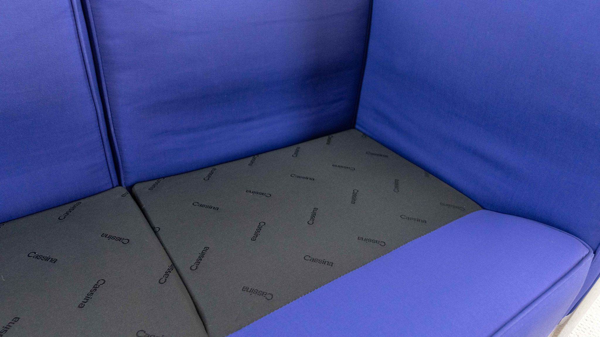 Cassina LC2 3seat Sofa by Charlotte Perriand, Le Corbusier and Pierre Jeanneret in blue fabrics