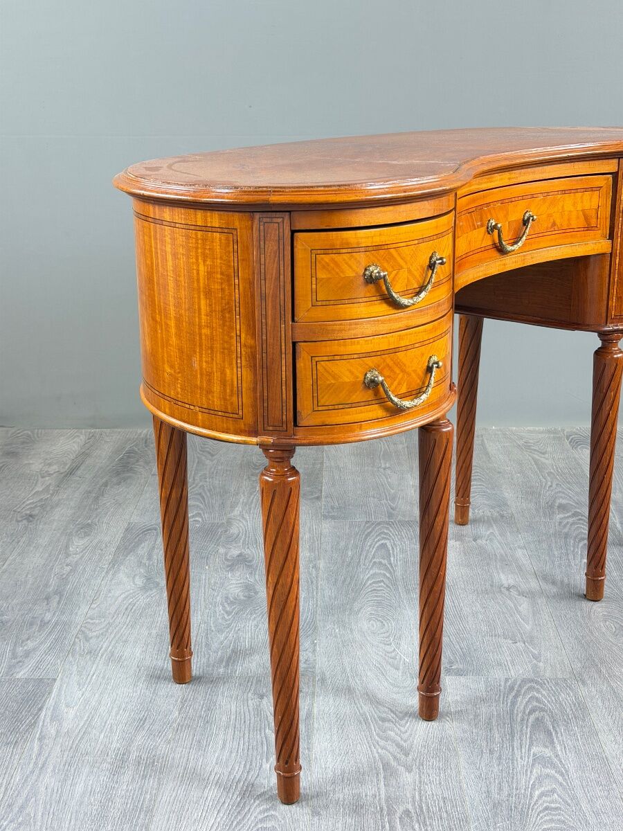 Bureau de dame de style Louis XVI, XIXe siècle
