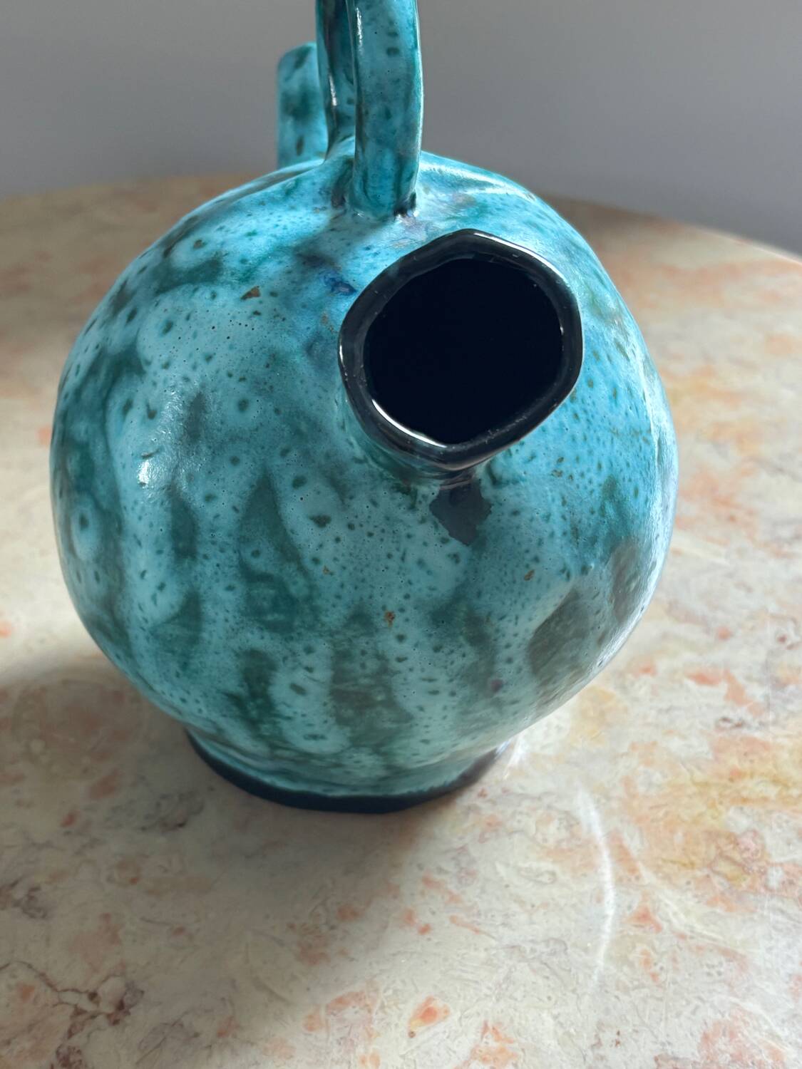 Pichet boule, gargoulette en céramique