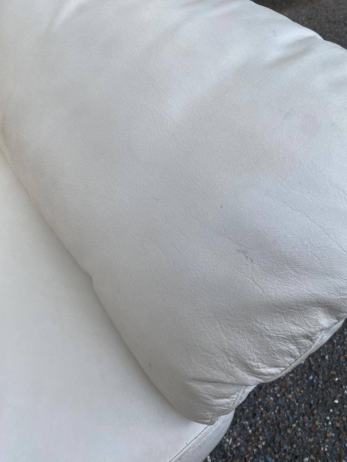 Canapé 2 places scandinave en cuir véritable beige