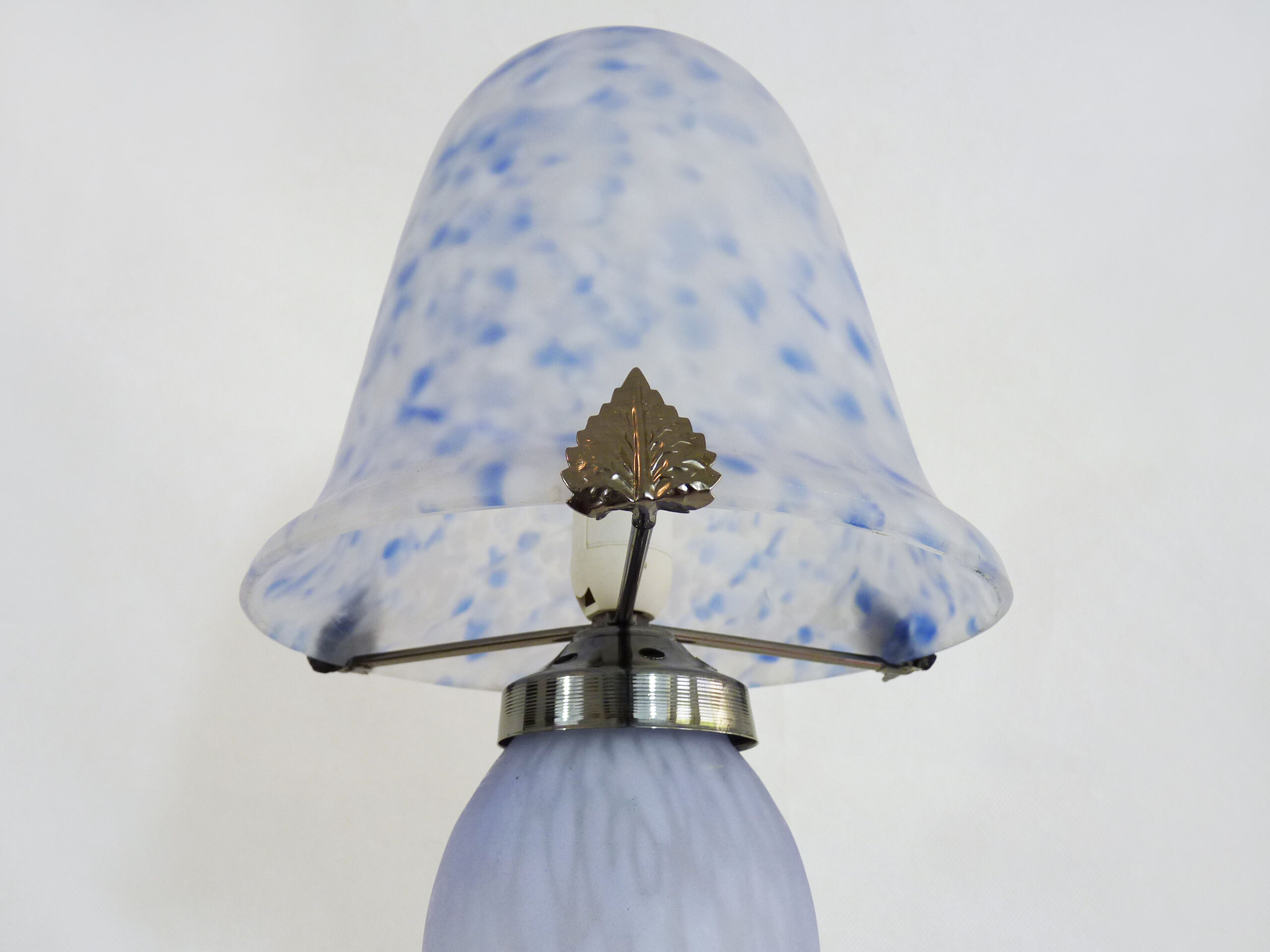 2-light white spotted glass paste mushroom lamp, Art Deco style. Year 60