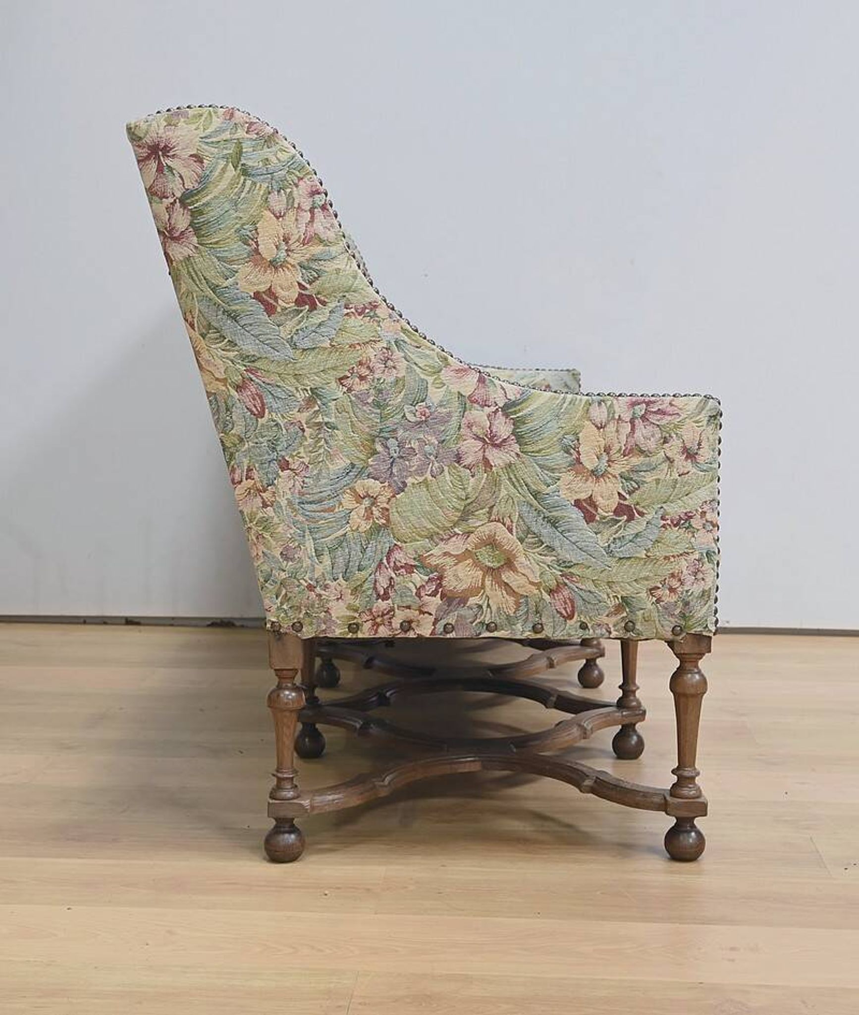 Important Estate Bench with Floral Fabric, Louis XIV Period – Early 18th Century