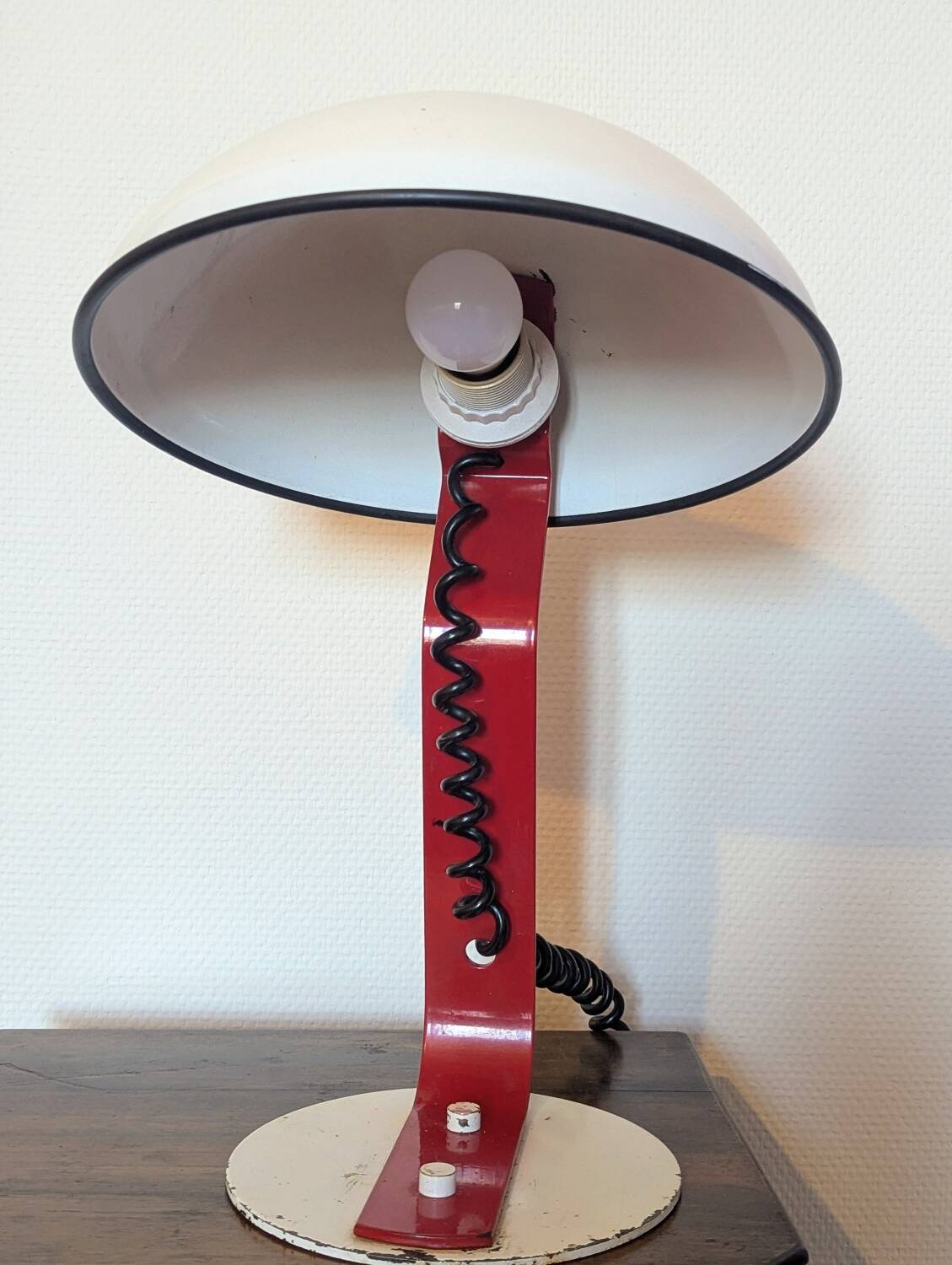 Sculptural Lamp "Snake" – Memphis & Postmodern Aesthetic – Massive