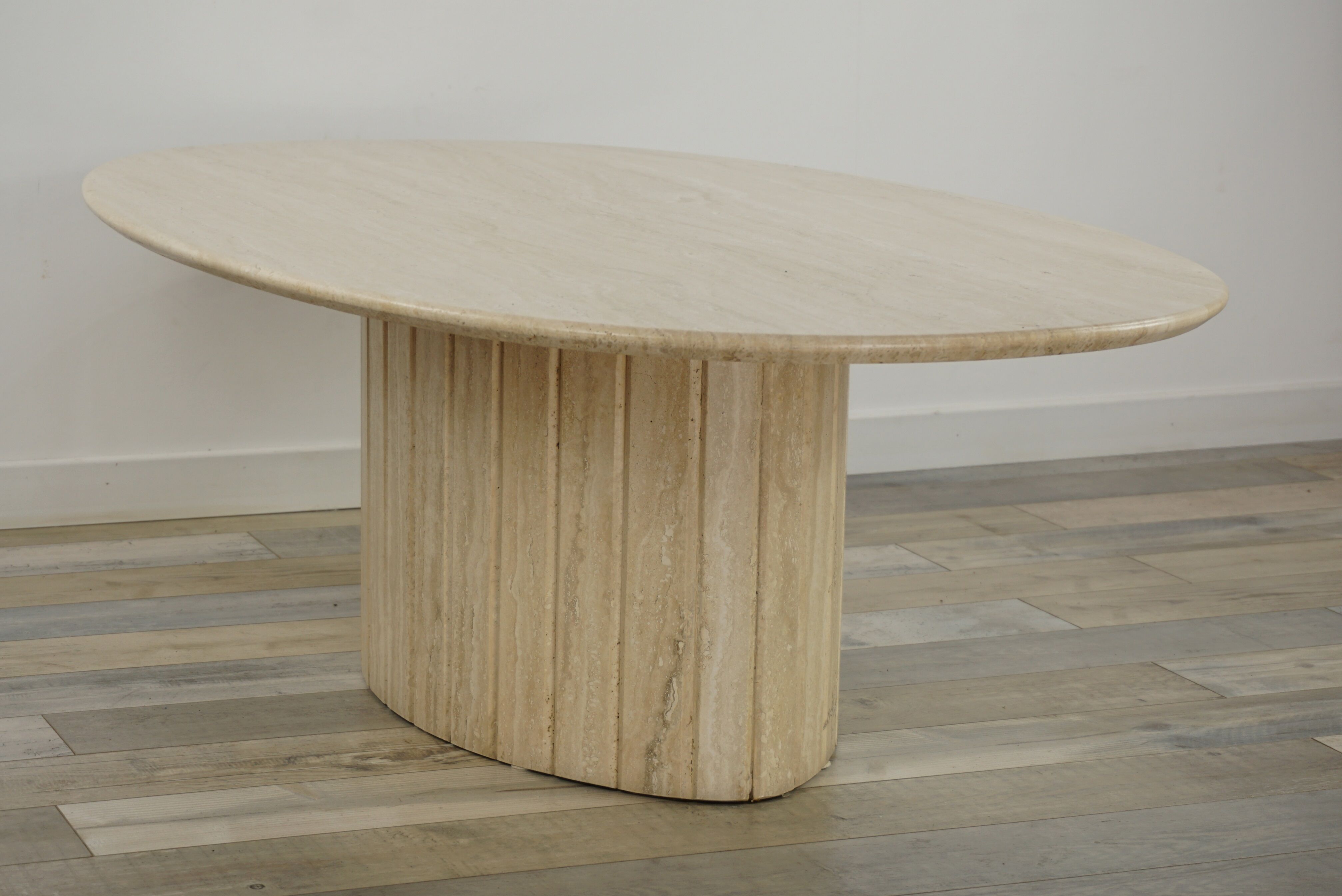 Oval coffee table in Italian design travertine from the 70s