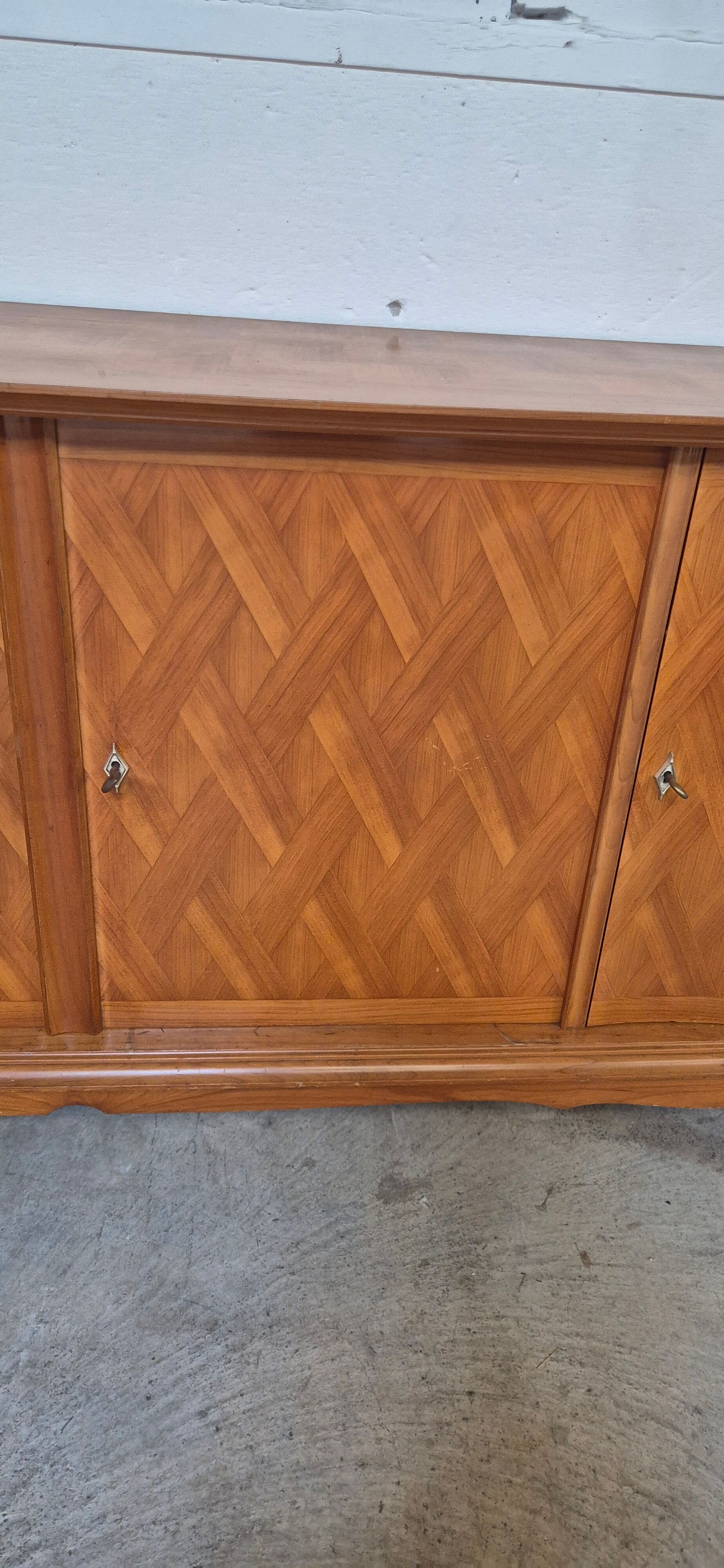 Enfilade 4 portes 1950-1960 pieds compas merisier