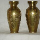 Pair of small Oriental vases in bronze to applications