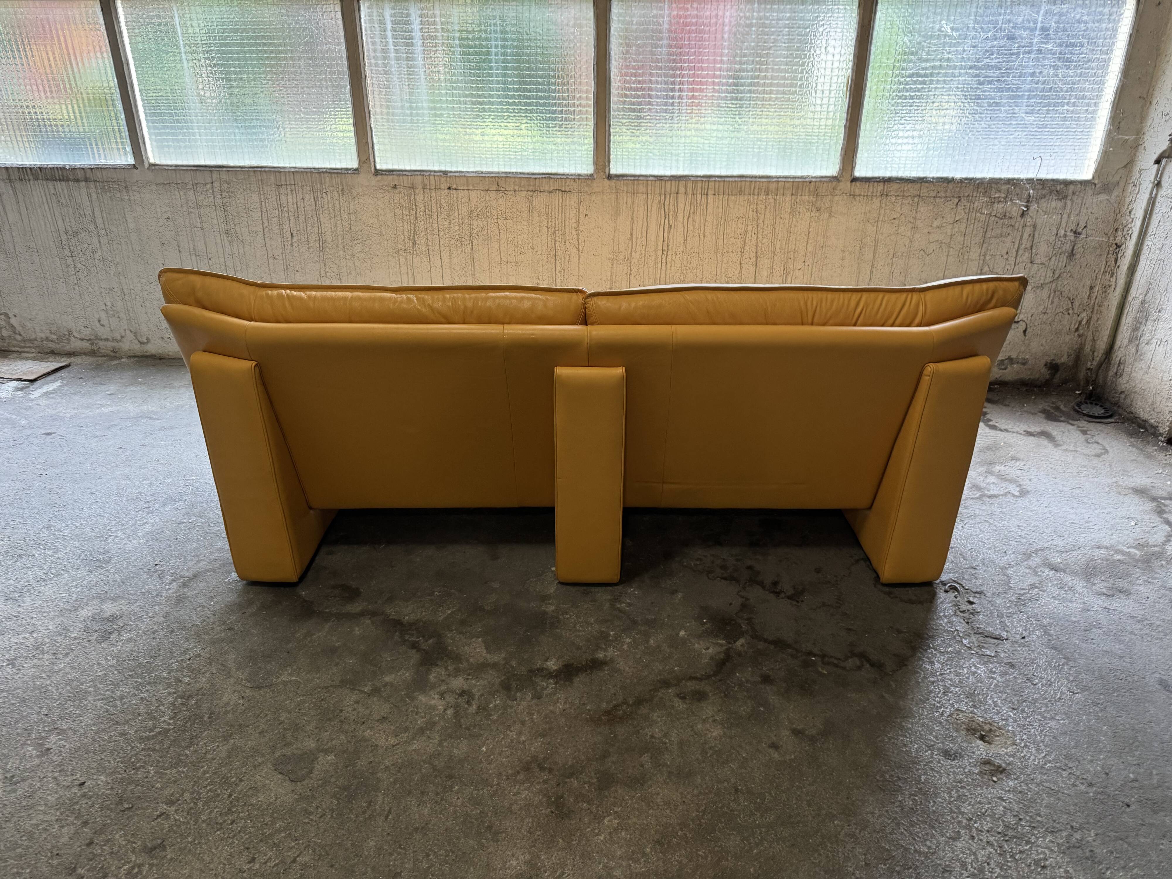 "Ambassador" Three-Seater Sofa – Yellow Leather – Nicoletti Salotti – 1980s