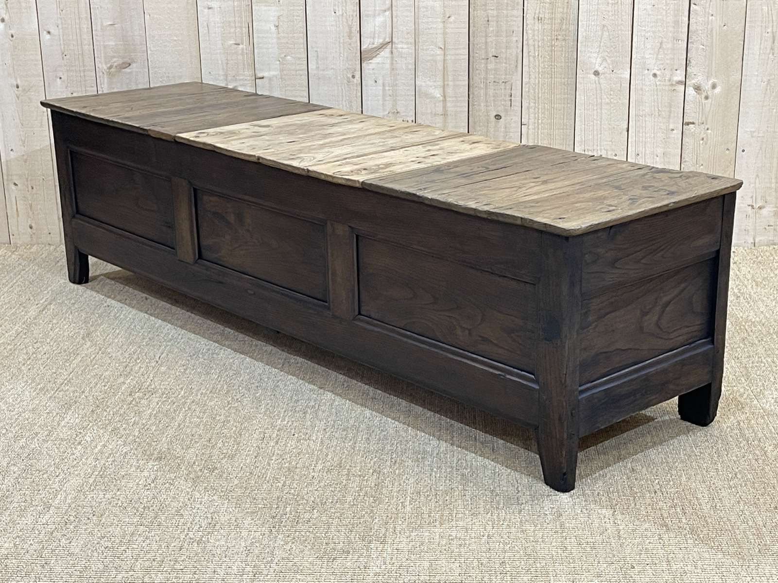 Banc coffre breton XIXème en orme et châtaignier
