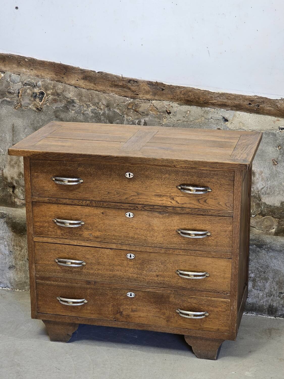 4-drawer oak chest of drawers