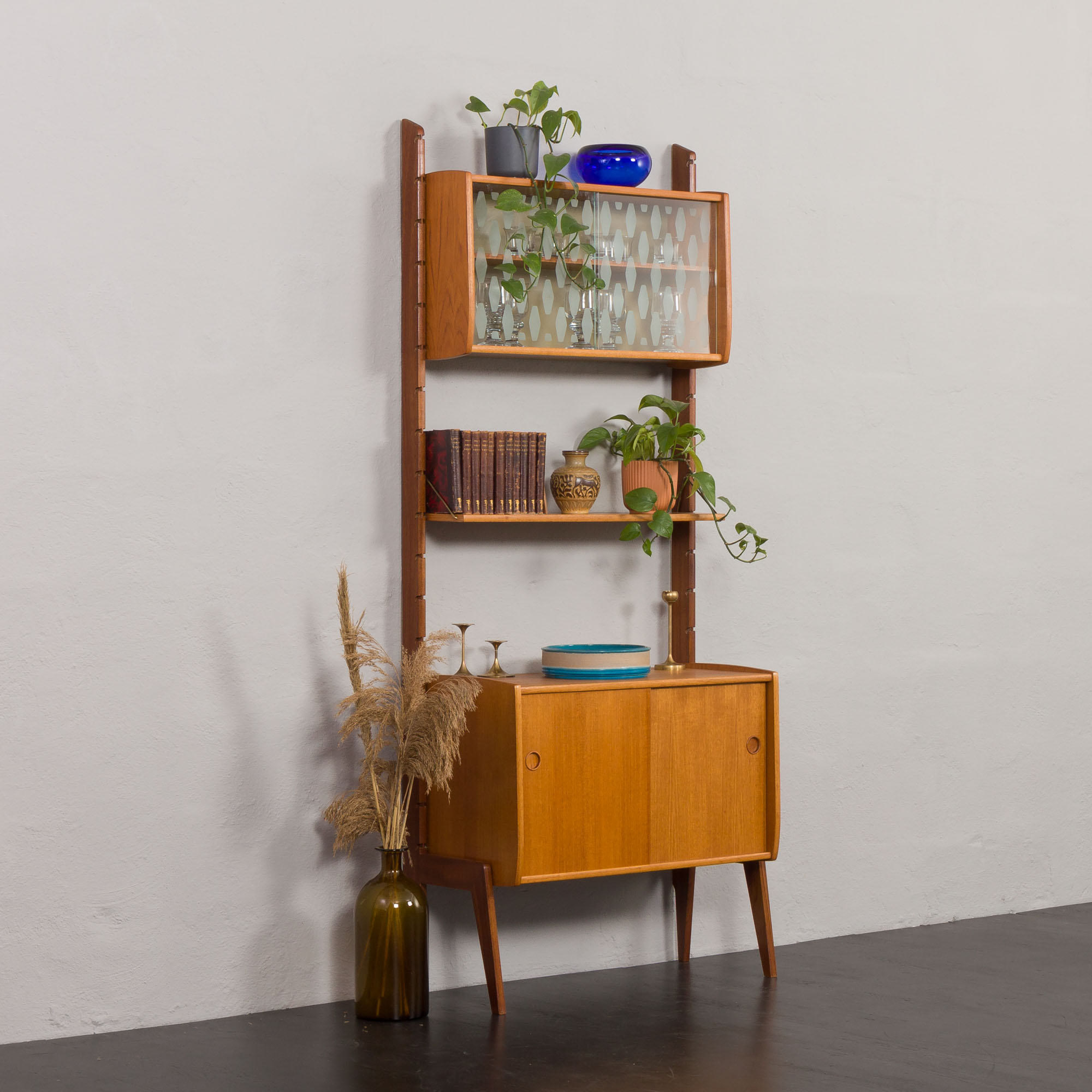 Scandinavian free standing wall unit model Ergo in light teak by John Texmon, Norway 1960s