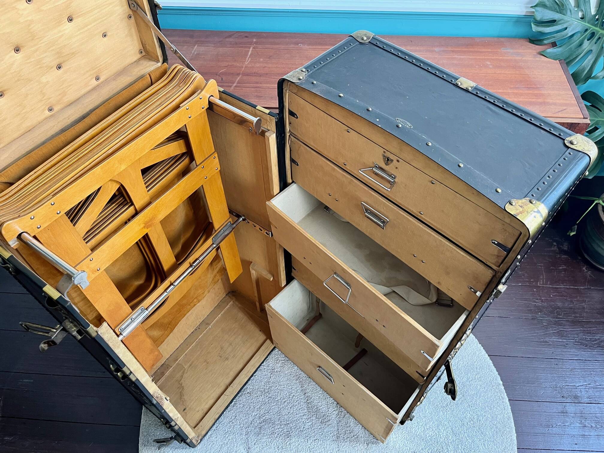 Travel trunk
