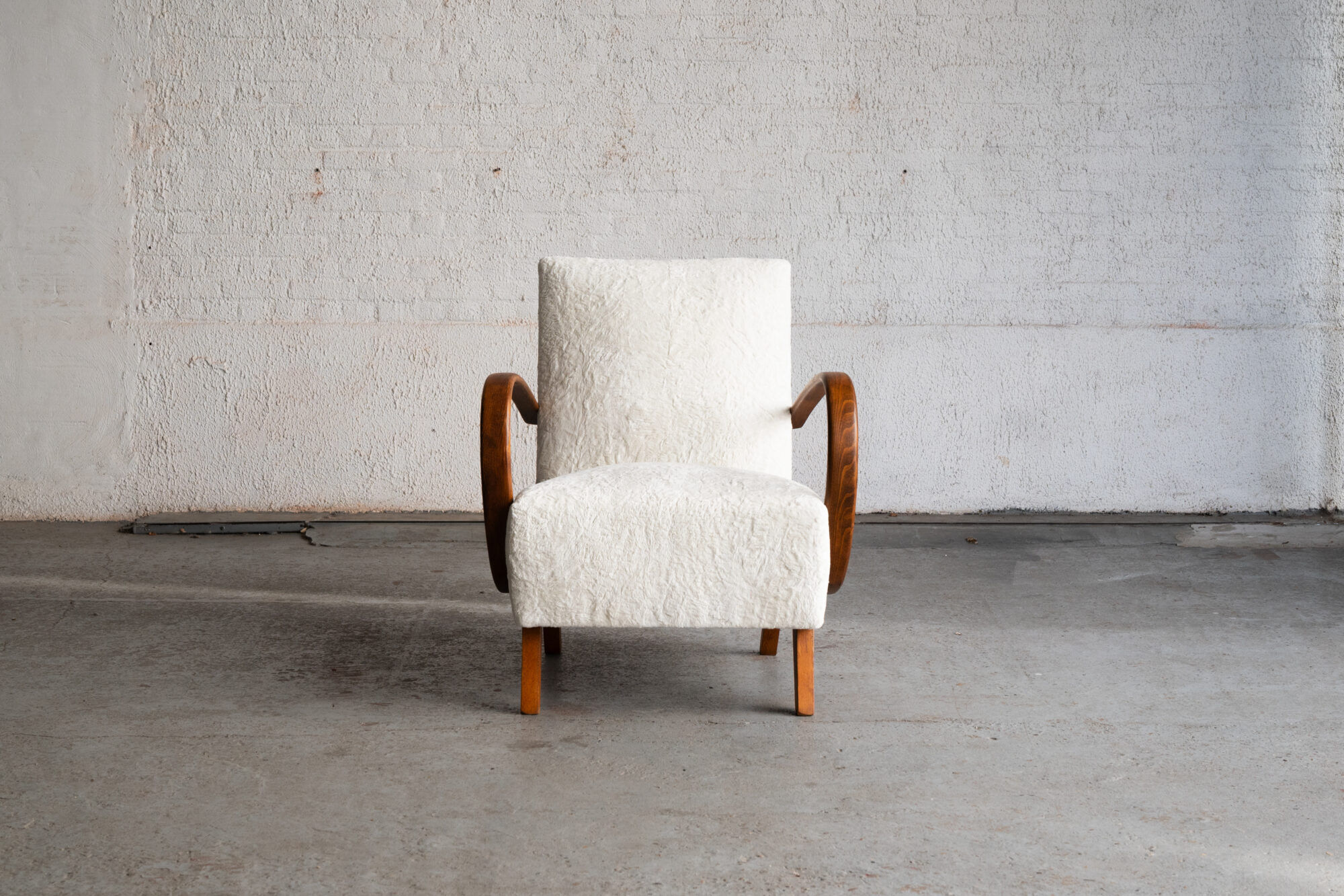 Fauteuil lounge par Jindrich Halabala, années 1940