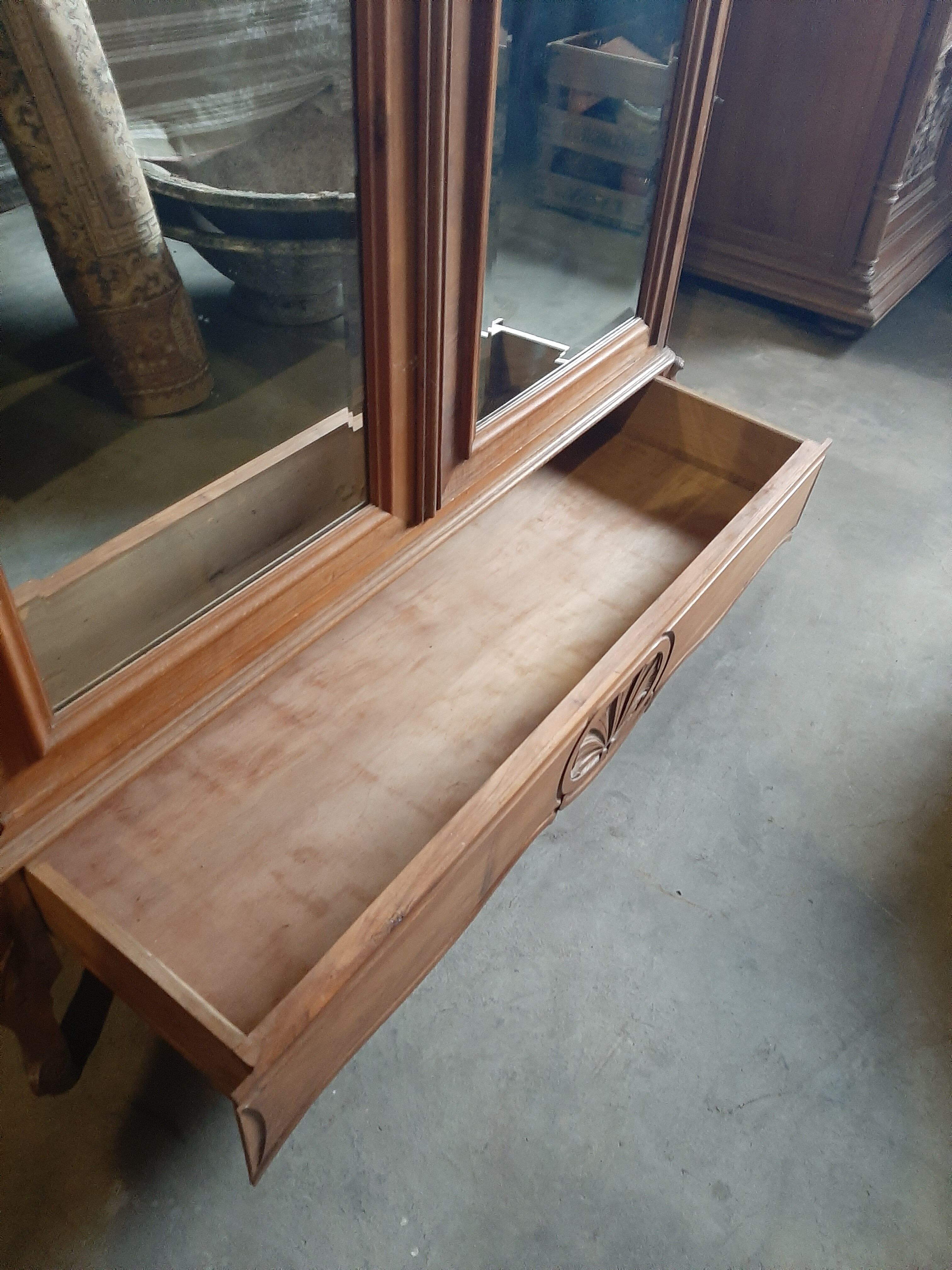 Three-bedroom louis XV-style cupboard with biseauté ice