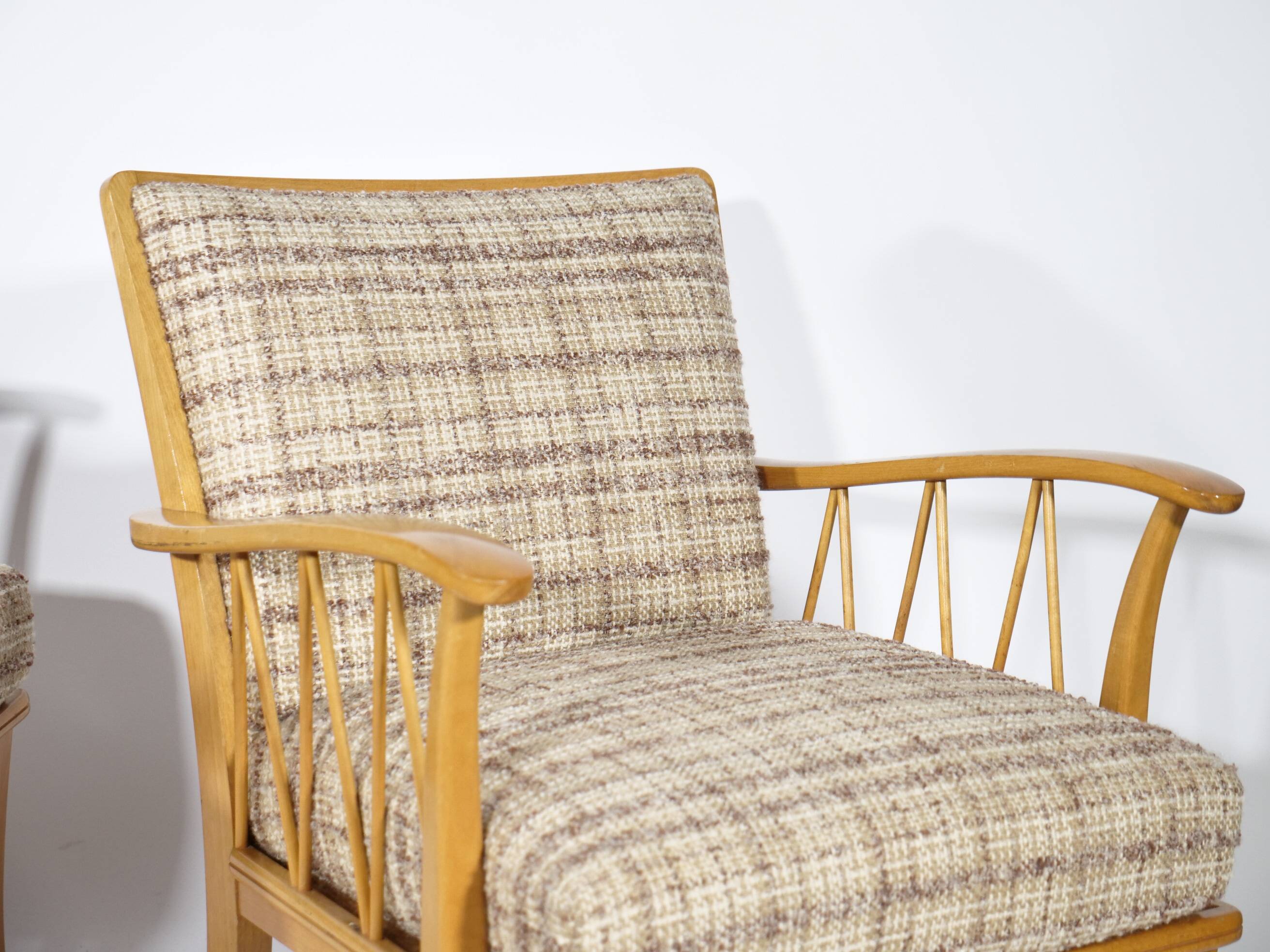 True vintage design armchair by Knoll, lounge style with armrests, 1960s