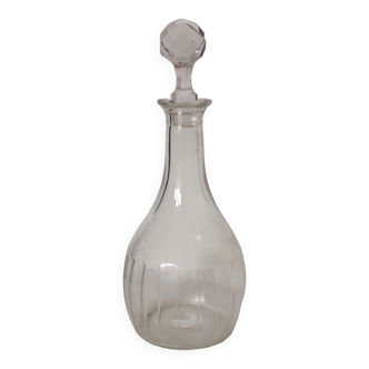 Carafe with faceted cap