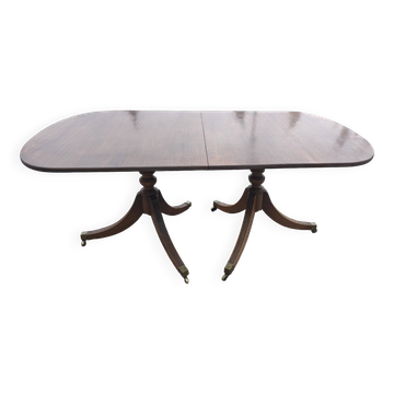 Table de salle à manger de style Régence en acajou avec 2 allonges