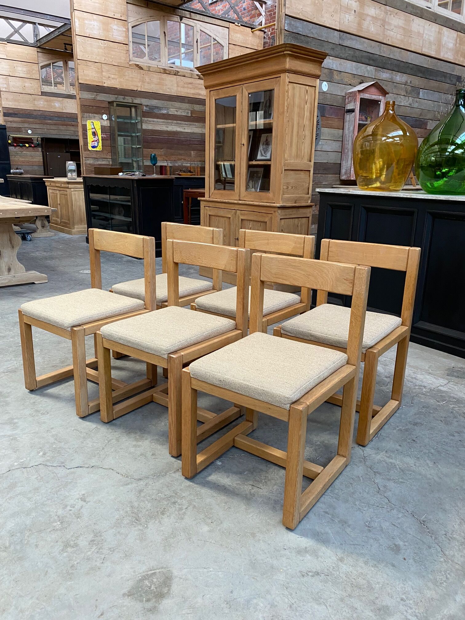 Suite of 6 chairs in solid oak 80s