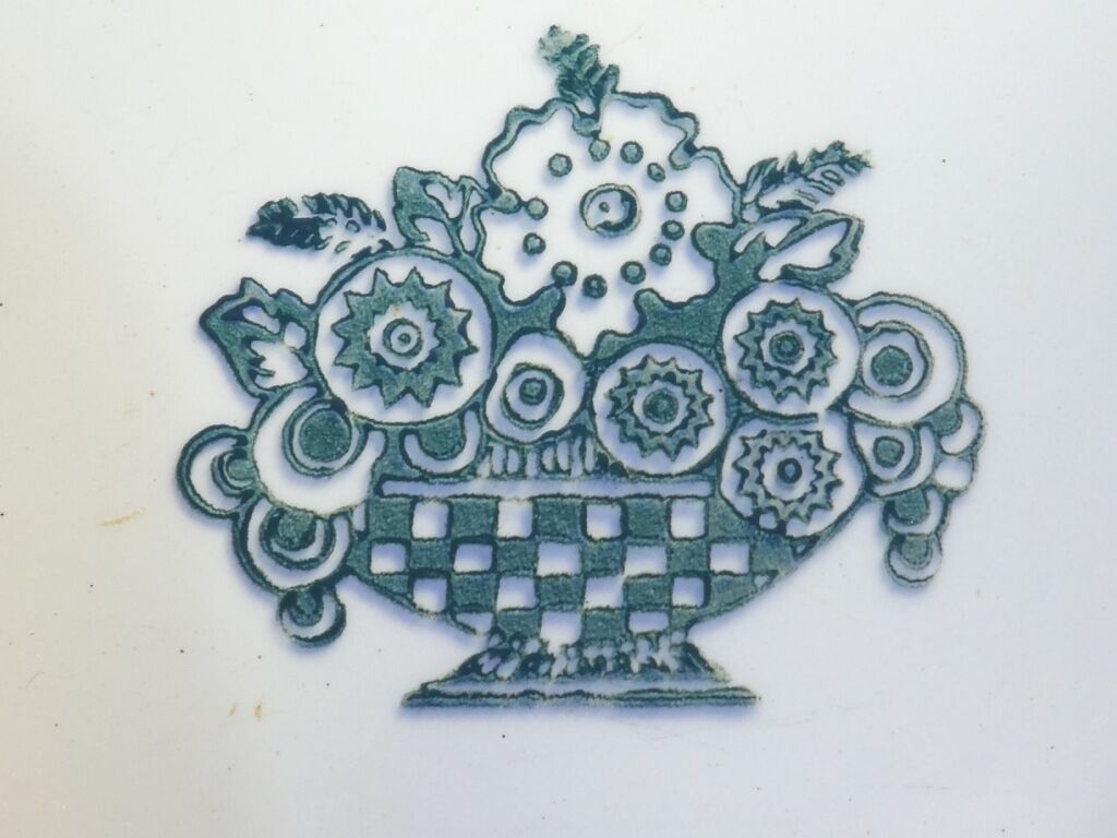 Round art deco faience dish of st amand no digoin