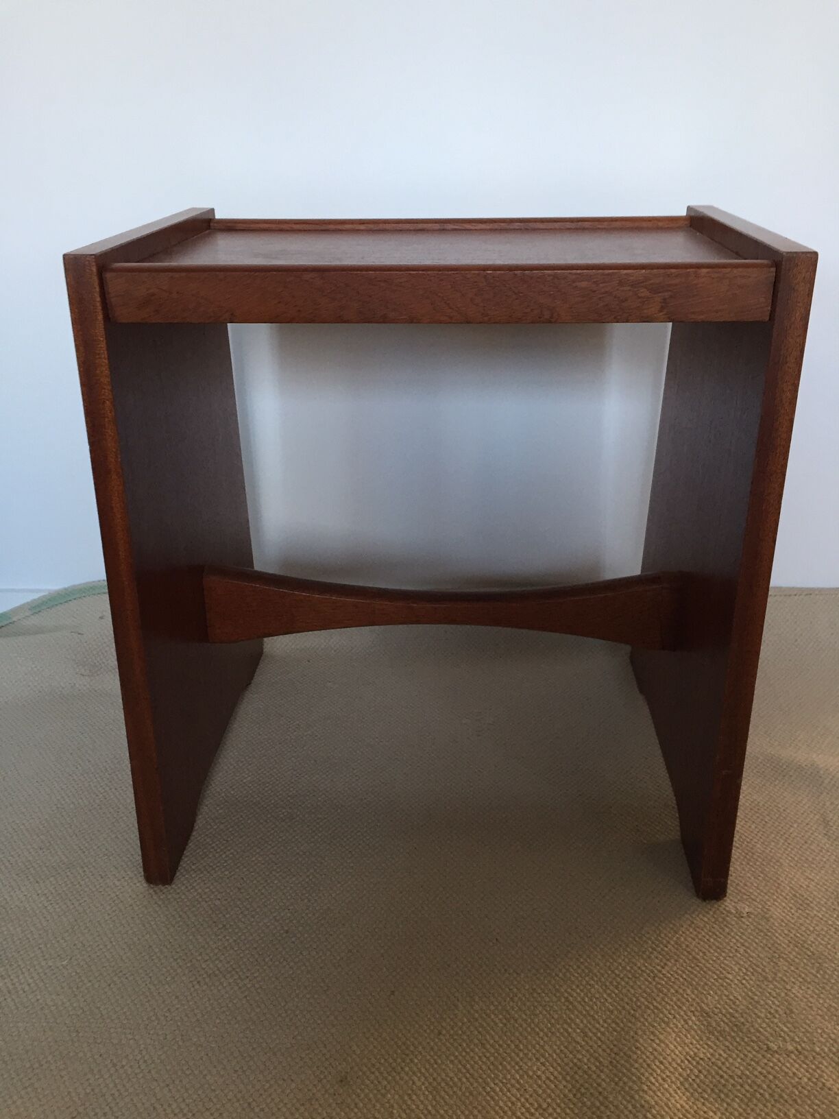 Scandinavian bedside sofa tip