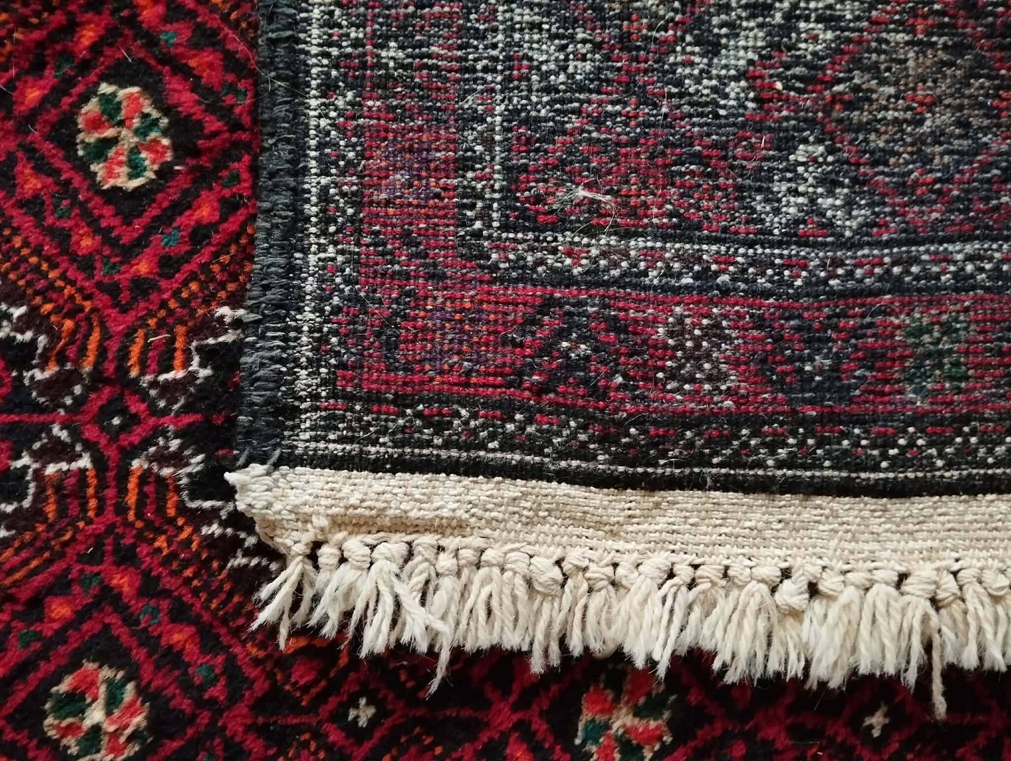 Handmade Belouch Persian rug 184x108cm