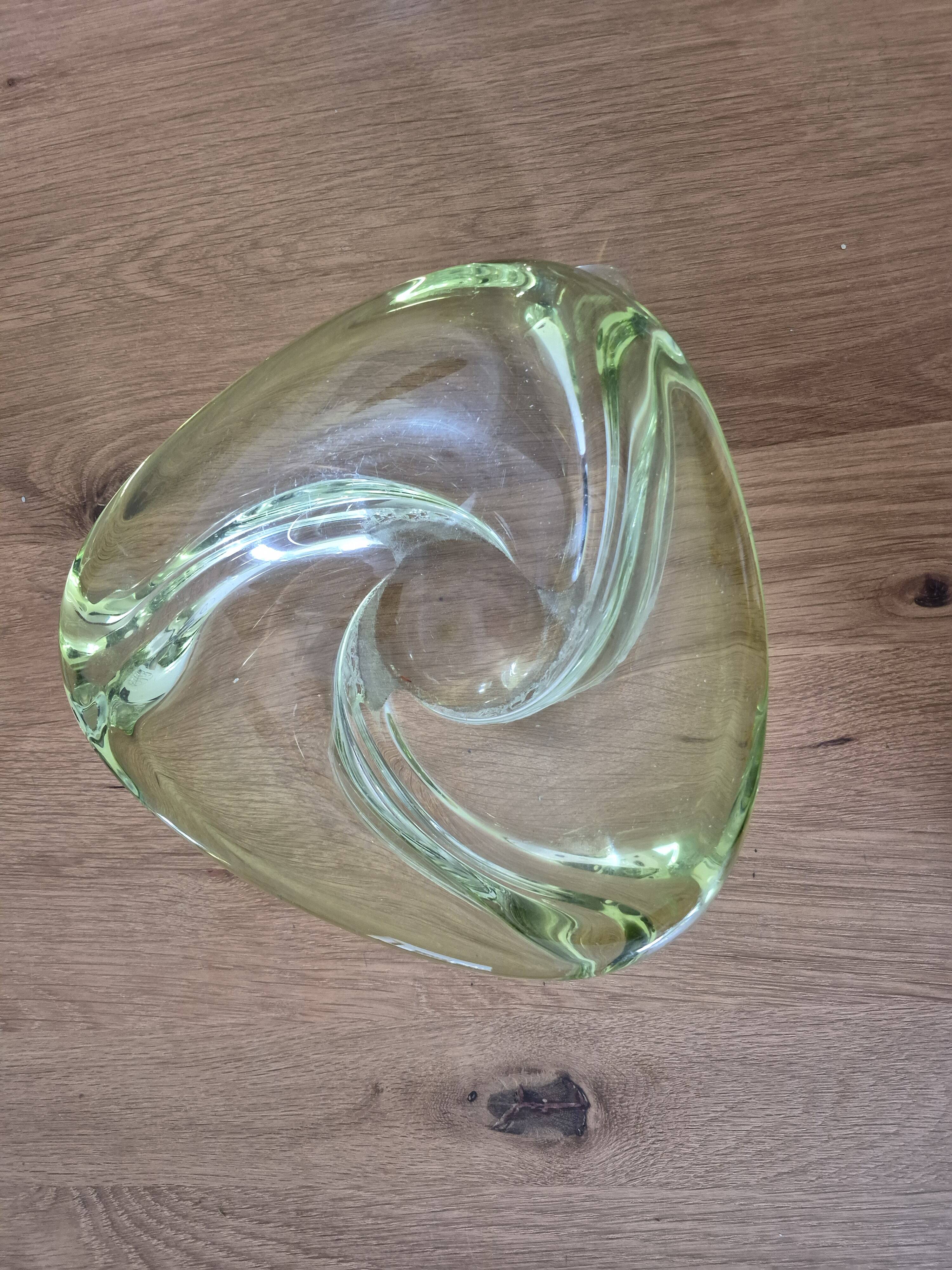 Art Deco ashtray in cut anise crystal