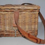 Old artisanal wicker picnic basket 50