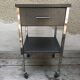 Table de chevet formica roulettes vintage
