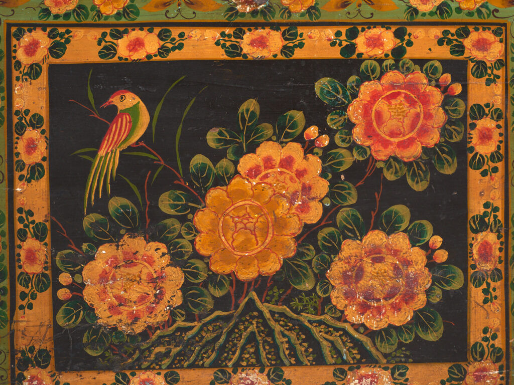 Antique chest painted in pine wood – China, around 1900