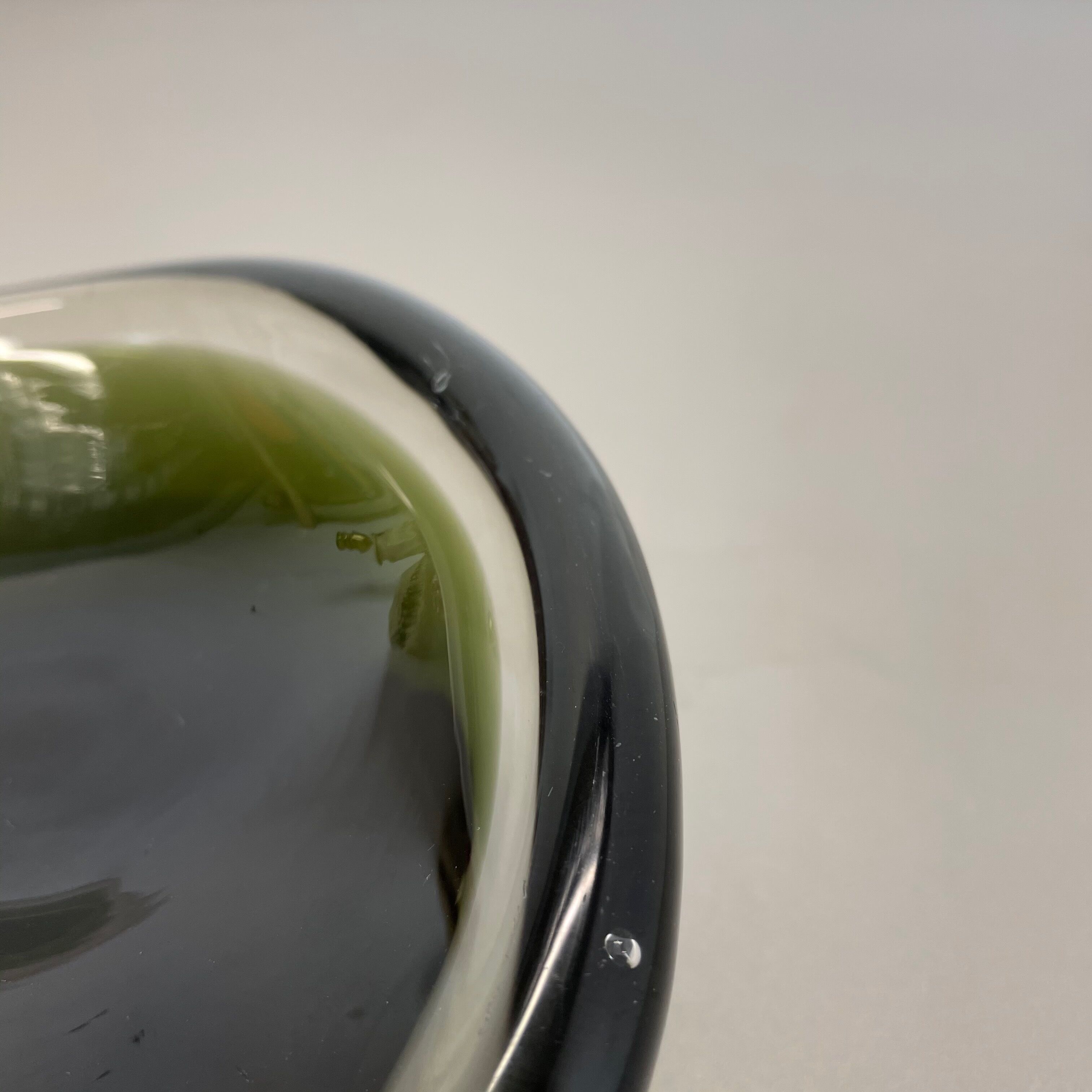 Large 1,5kg Murano Sculptural Glass Element Shell Ashtray Murano, Italy, 1970