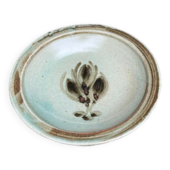 Large hollow serving plate in stoneware from the Blanot pottery.