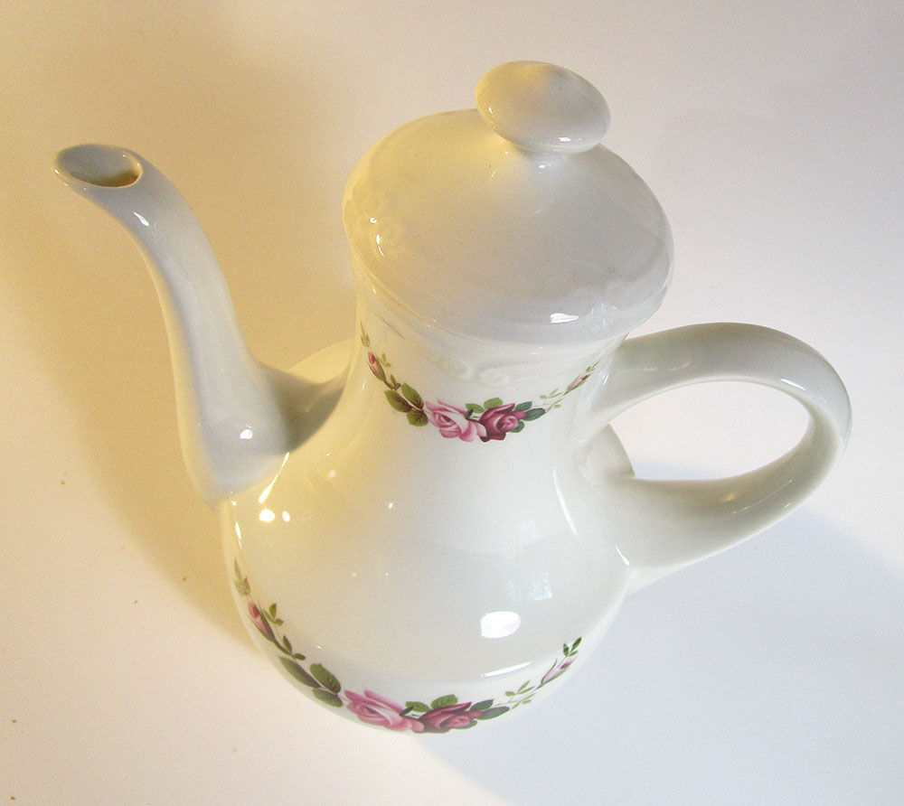 Gien's earthenware coffee maker