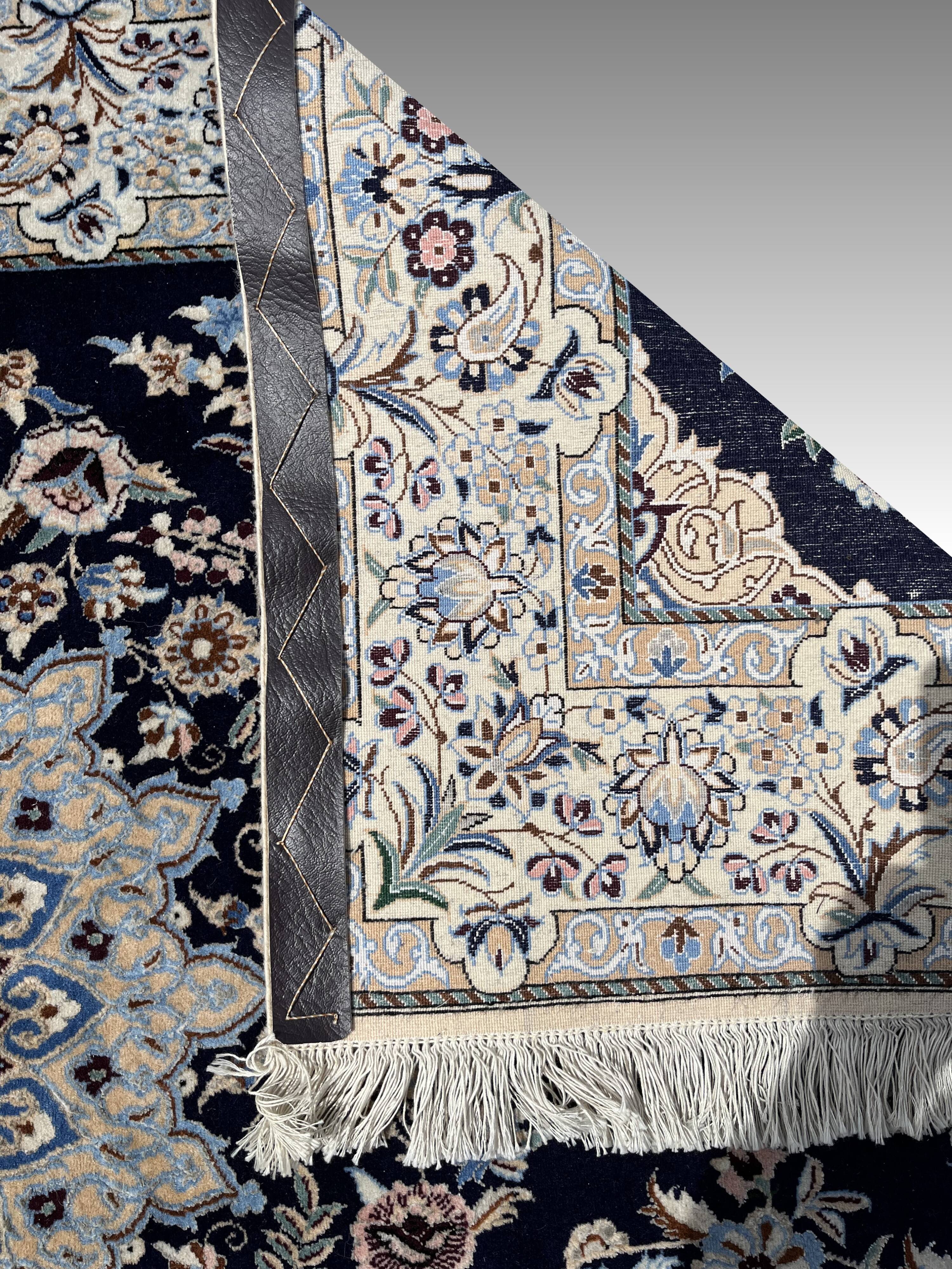 Tapis d'orient persan iran naïn signé habibian