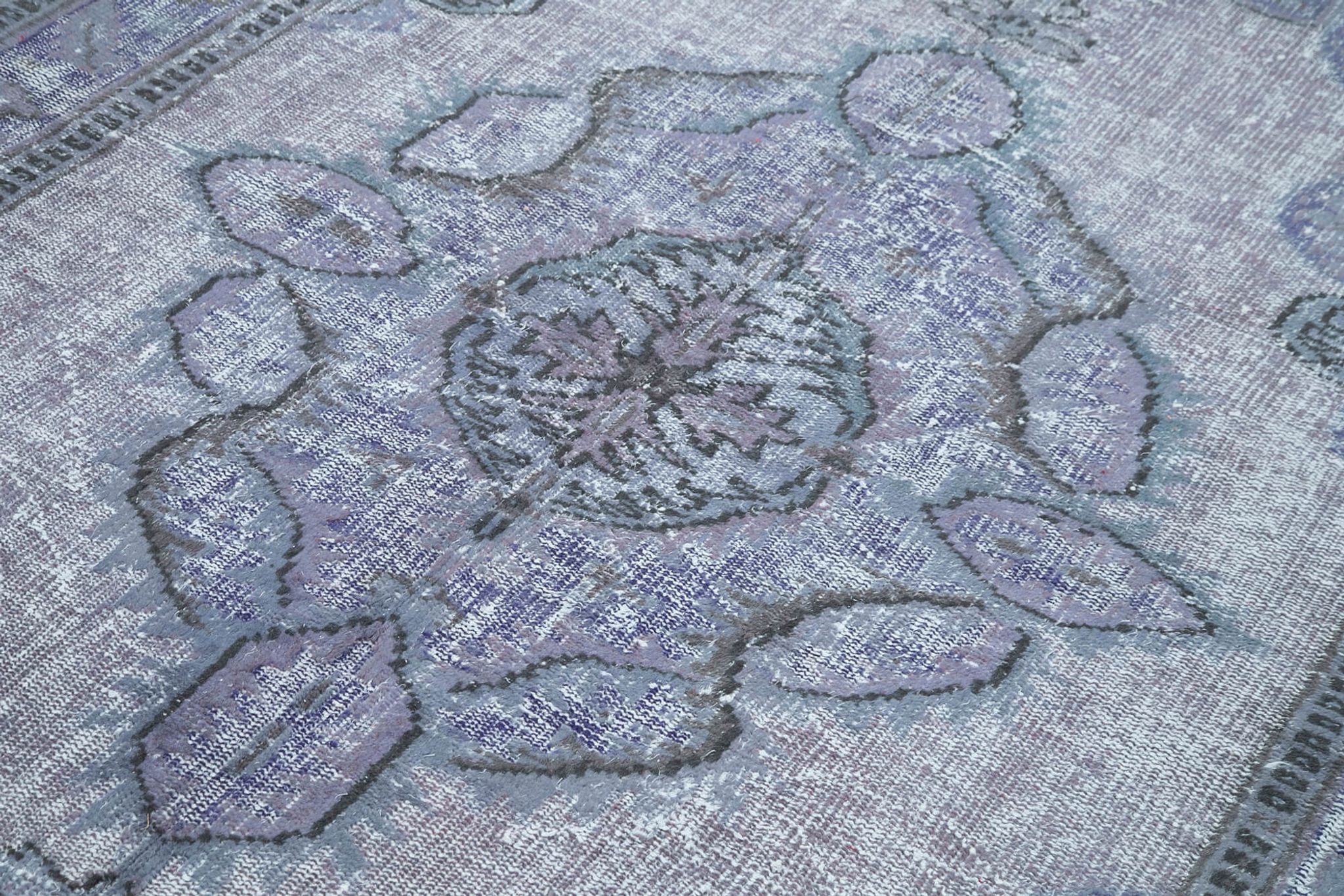 Tapis anatolien rustique des années 1980 noué à la main 174 cm x 280 cm gris