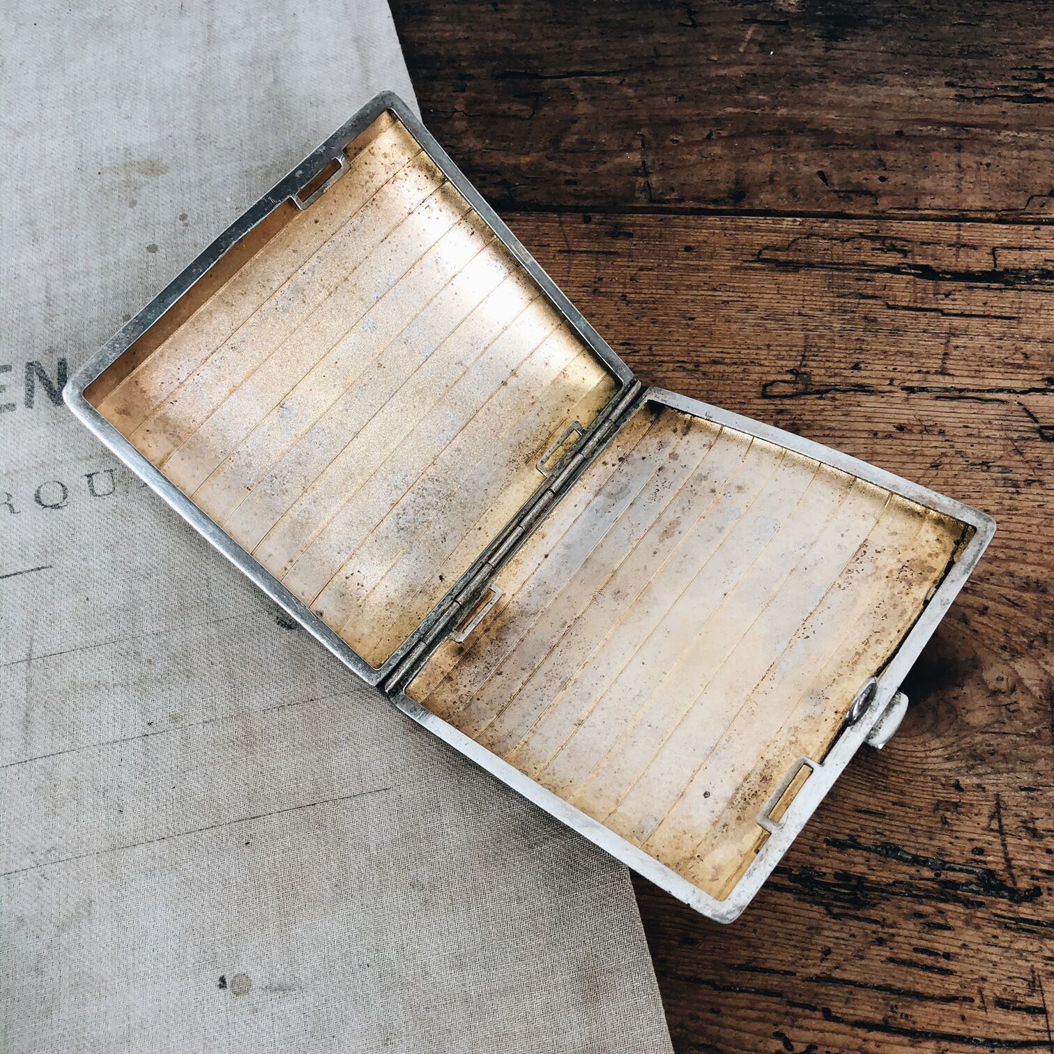 Etui à cigarettes vintage