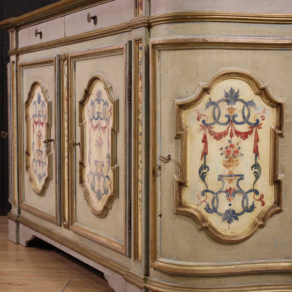 Great lacquered and painted Venetian sideboard from the 20th century