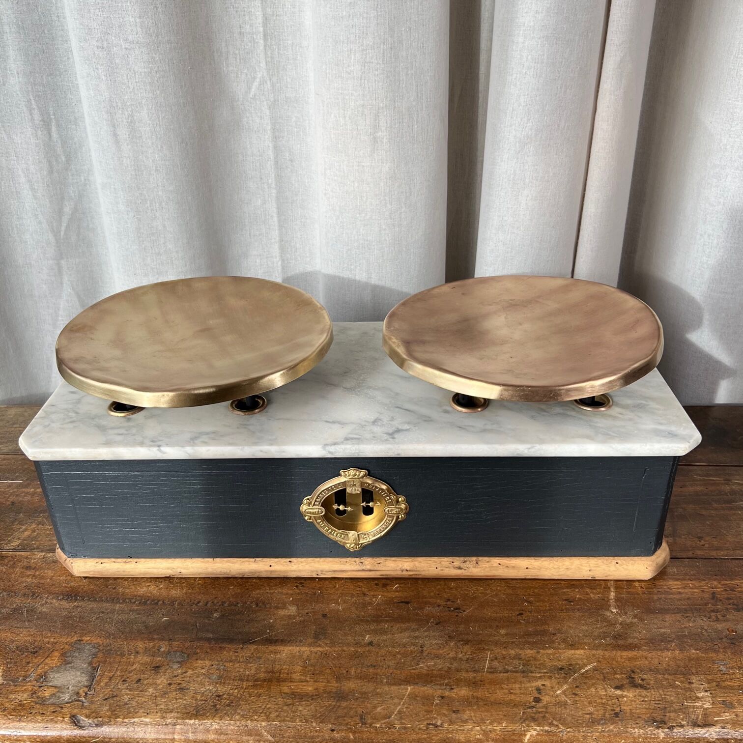 Grocer's scale in wood and marble "Béranger"