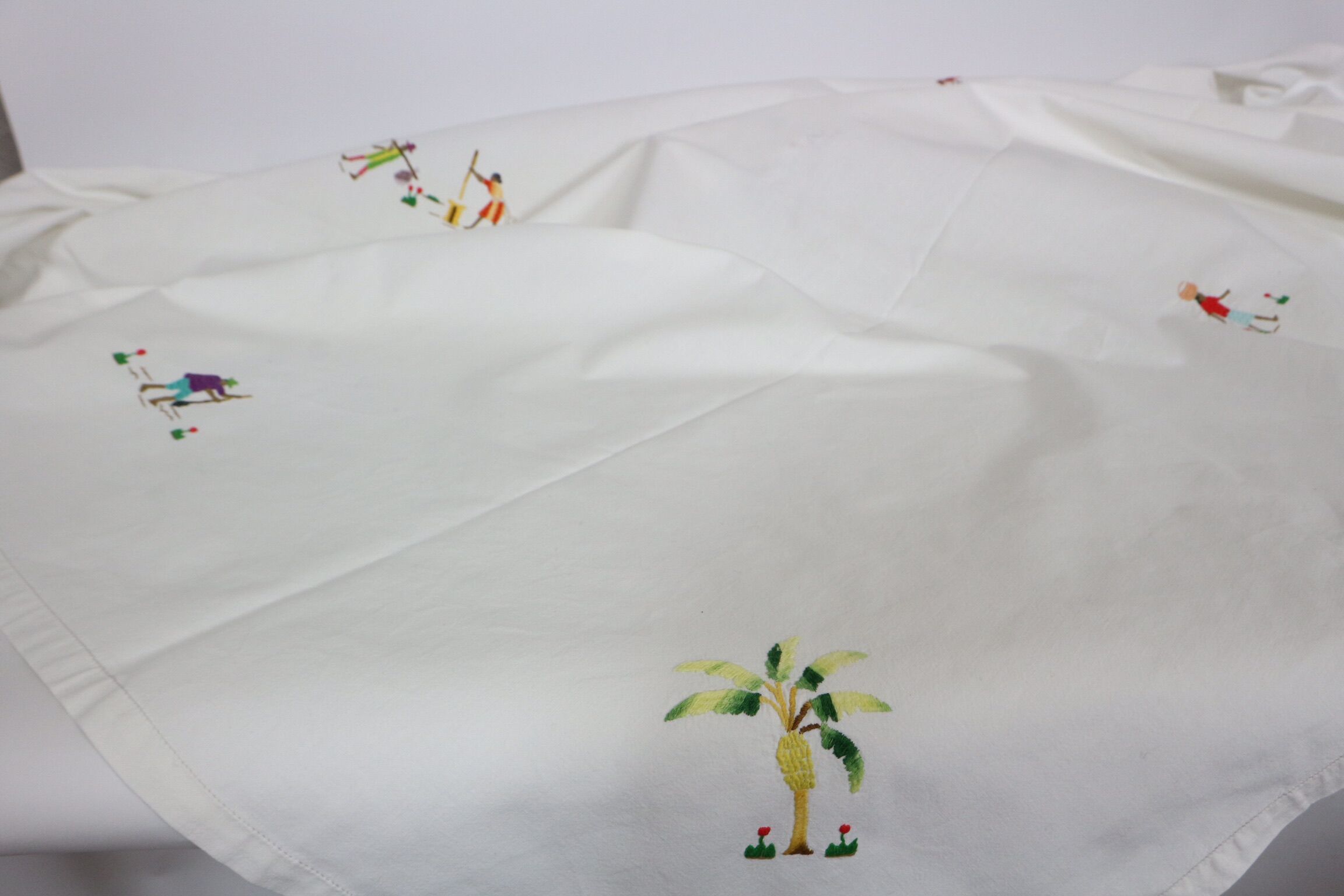 Tavaglia with peasant embroidery